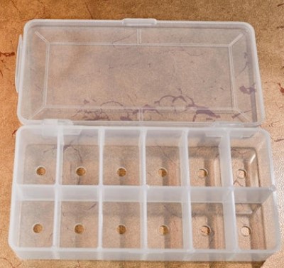 Cascade Crest 12 Compartment Dubbing Dispenser